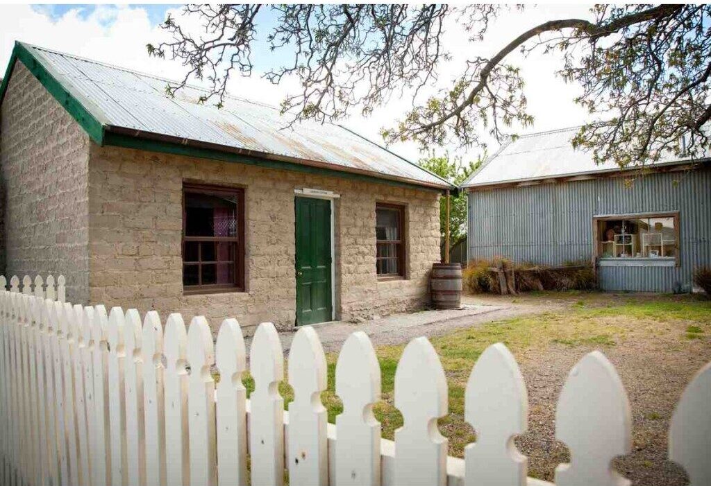 Lowburn Cottage